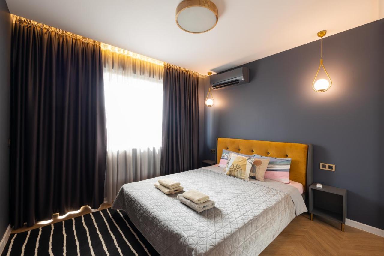 Topaz Beachfront Apartment Varna Bagian luar foto