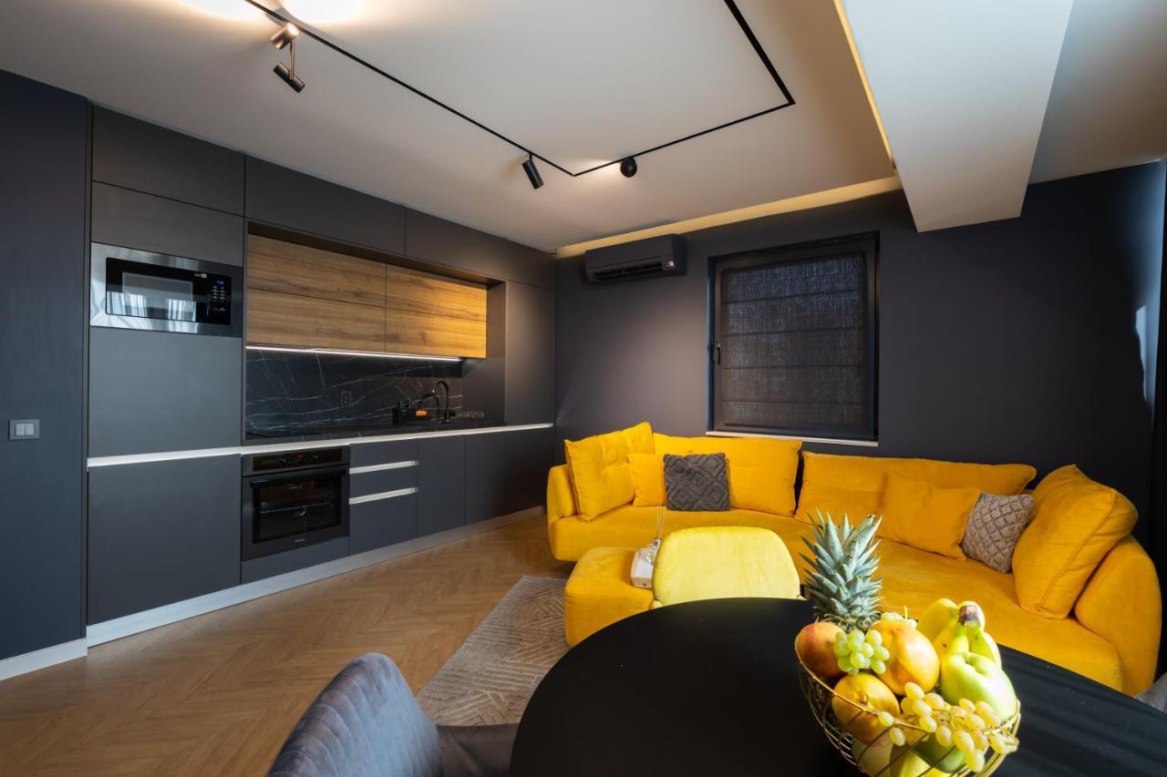 Topaz Beachfront Apartment Varna Bagian luar foto