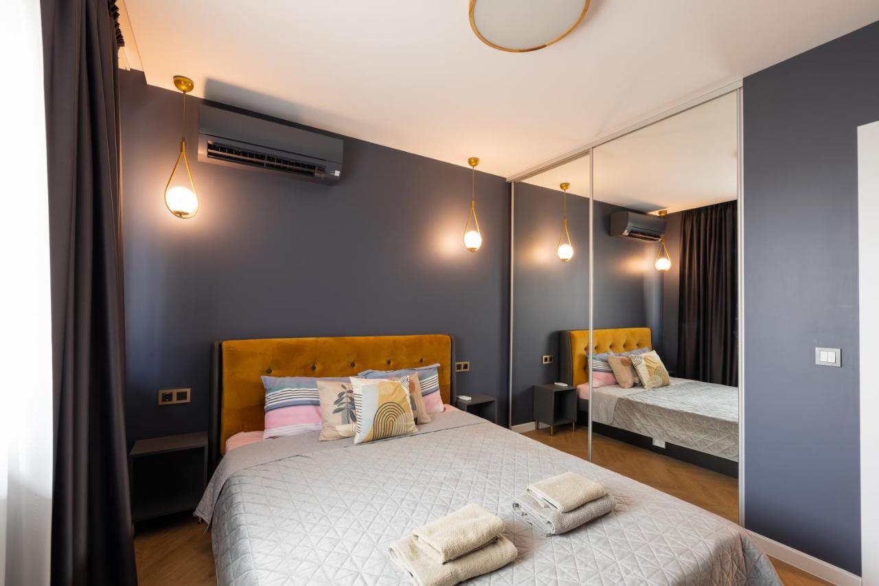 Topaz Beachfront Apartment Varna Bagian luar foto