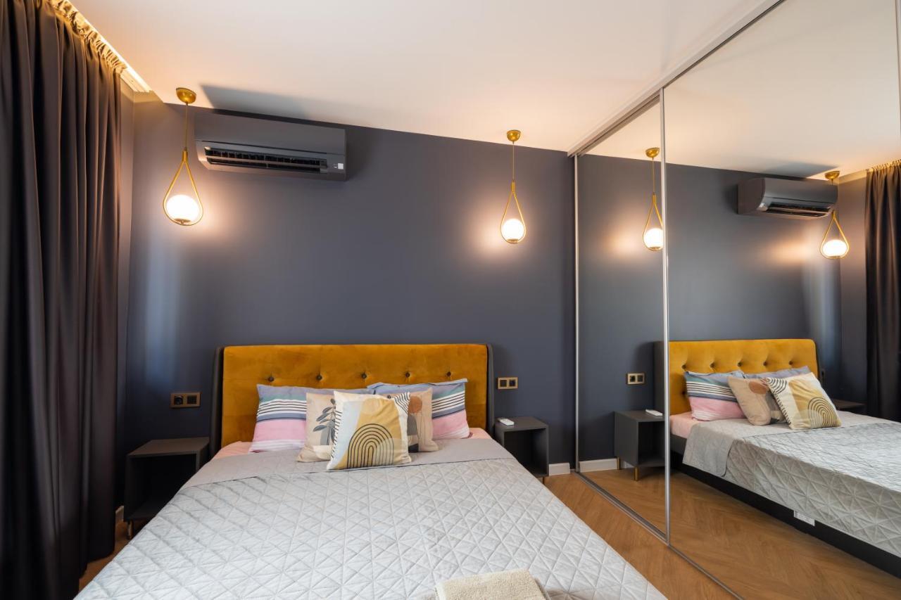 Topaz Beachfront Apartment Varna Bagian luar foto